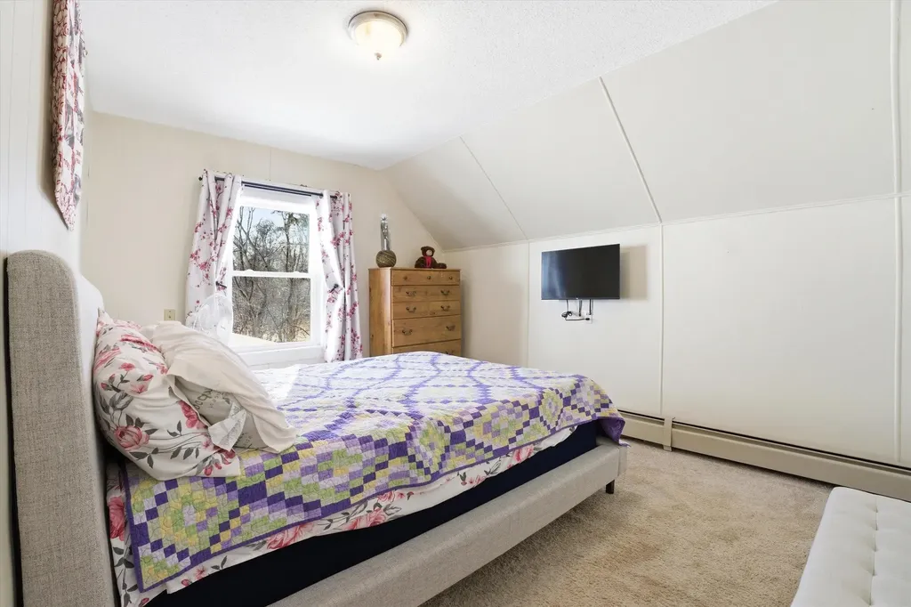 4 Orange Street Milford NH 03055