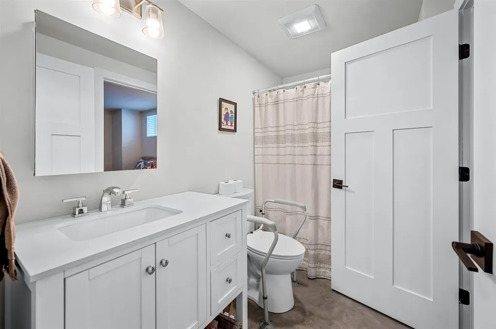 44 Pinnacle Point Waterbury VT 05676