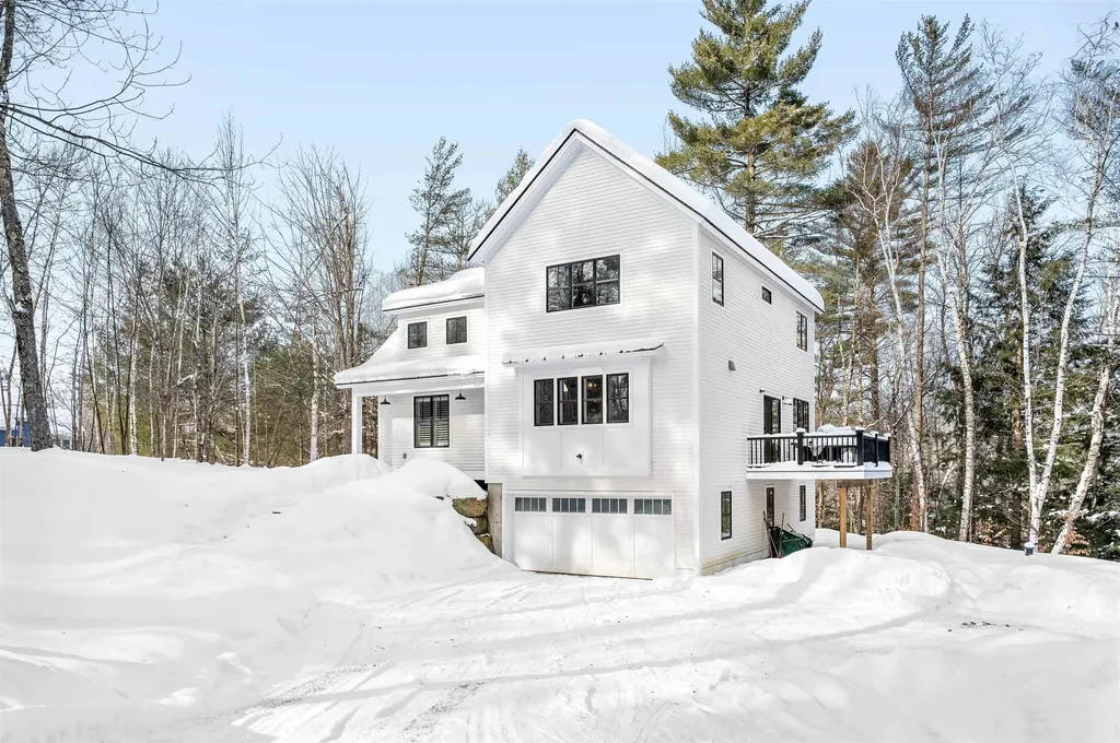 44 Pinnacle Point Waterbury VT 05676