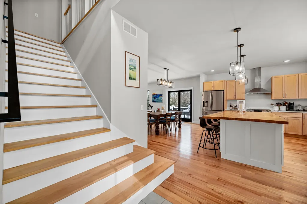 44 Pinnacle Point Waterbury VT 05676