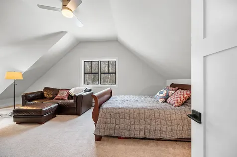 44 Pinnacle Point Waterbury VT 05676