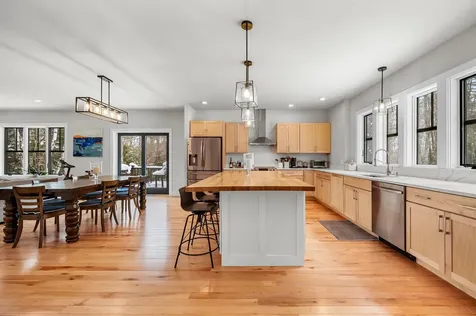 44 Pinnacle Point Waterbury VT 05676