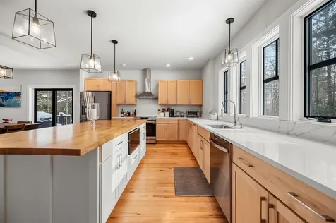 44 Pinnacle Point Waterbury VT 05676