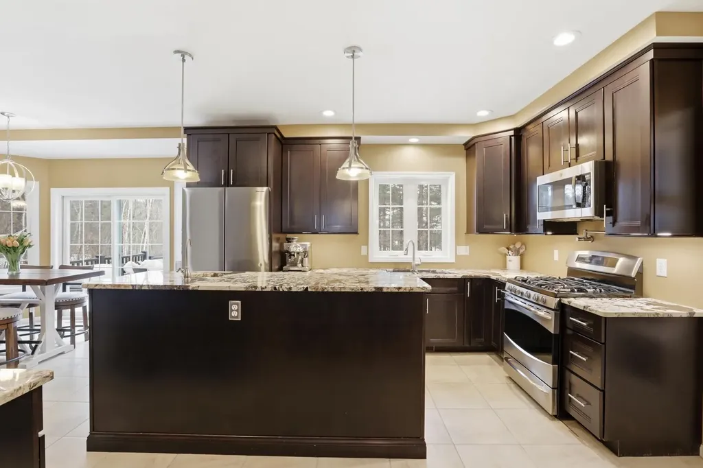 5 Stone Fence Drive Derry NH 03038