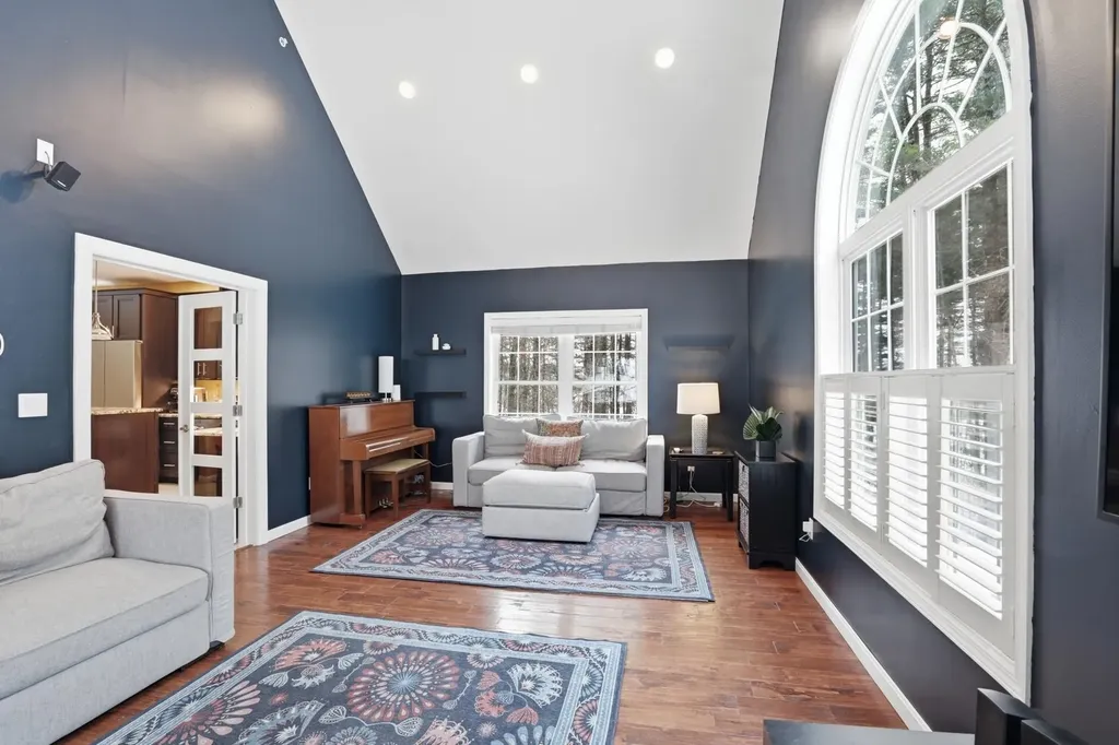 5 Stone Fence Drive Derry NH 03038