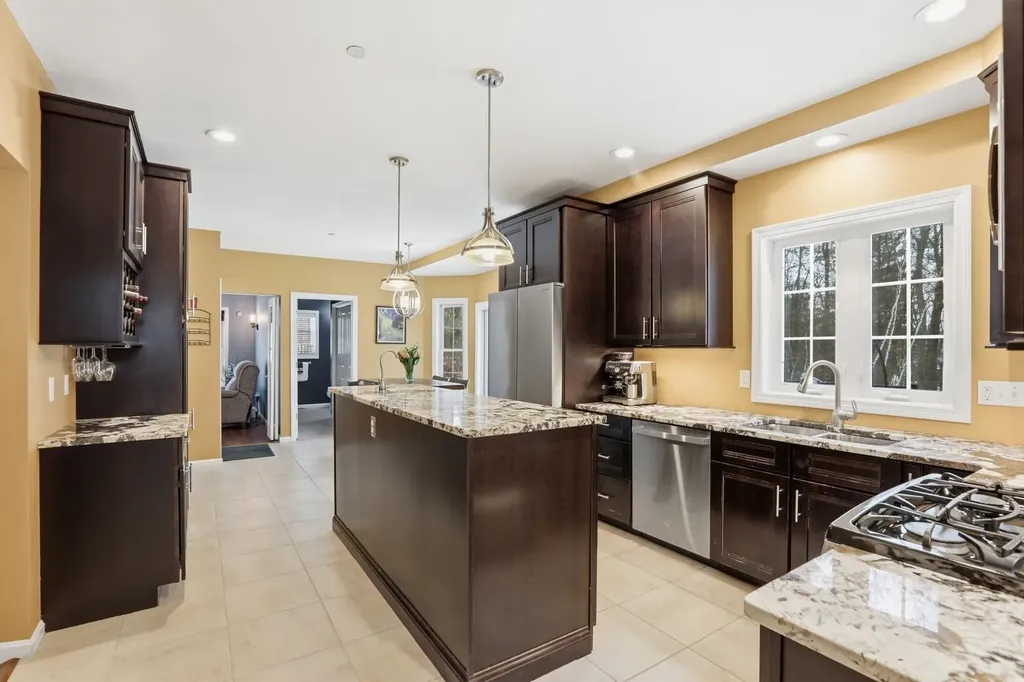 5 Stone Fence Drive Derry NH 03038