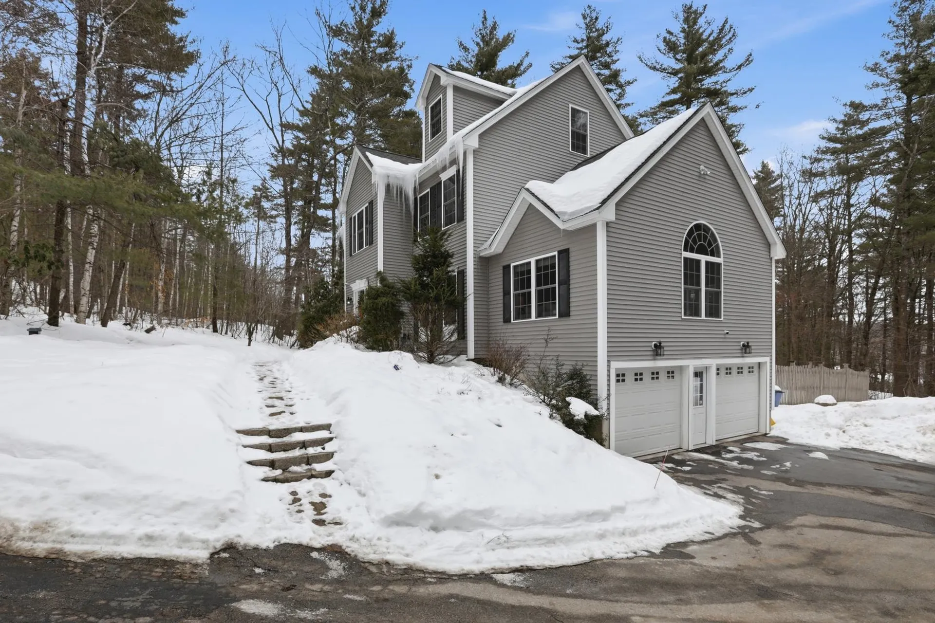 5 Stone Fence Drive Derry NH 03038