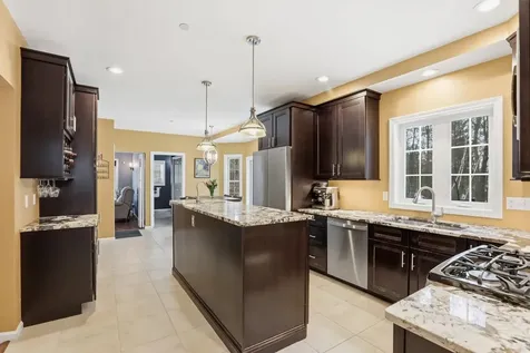 5 Stone Fence Drive Derry NH 03038