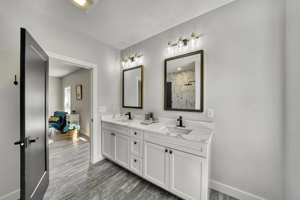 106-15 Fieldstone Lane New London NH 03257