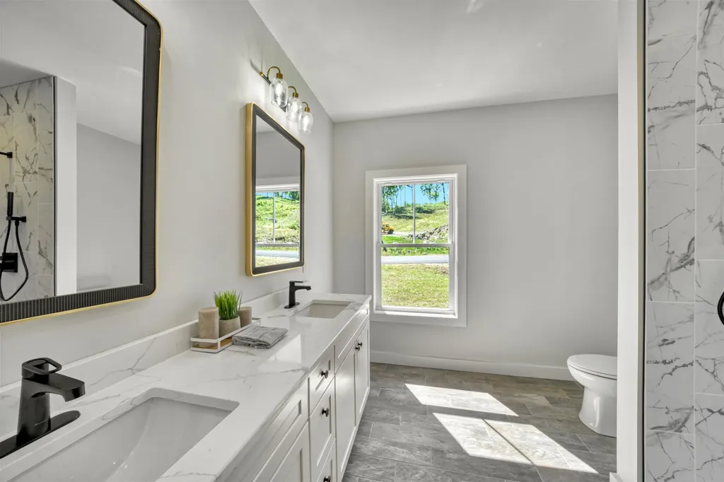 106-15 Fieldstone Lane New London NH 03257