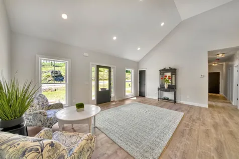 106-15 Fieldstone Lane New London NH 03257