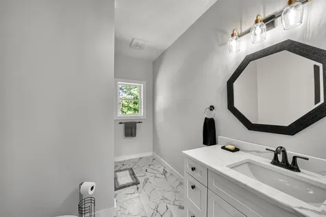 106-15 Fieldstone Lane New London NH 03257