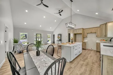 106-15 Fieldstone Lane New London NH 03257