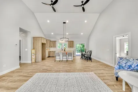 106-15 Fieldstone Lane New London NH 03257