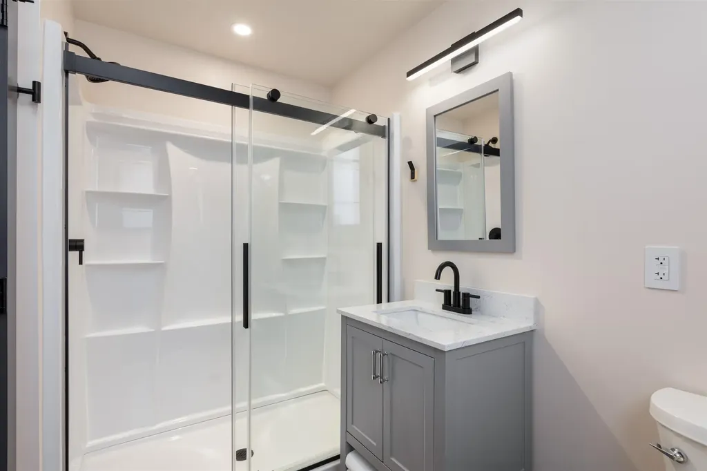 435 South Mayhew Turnpike Hebron NH 03241