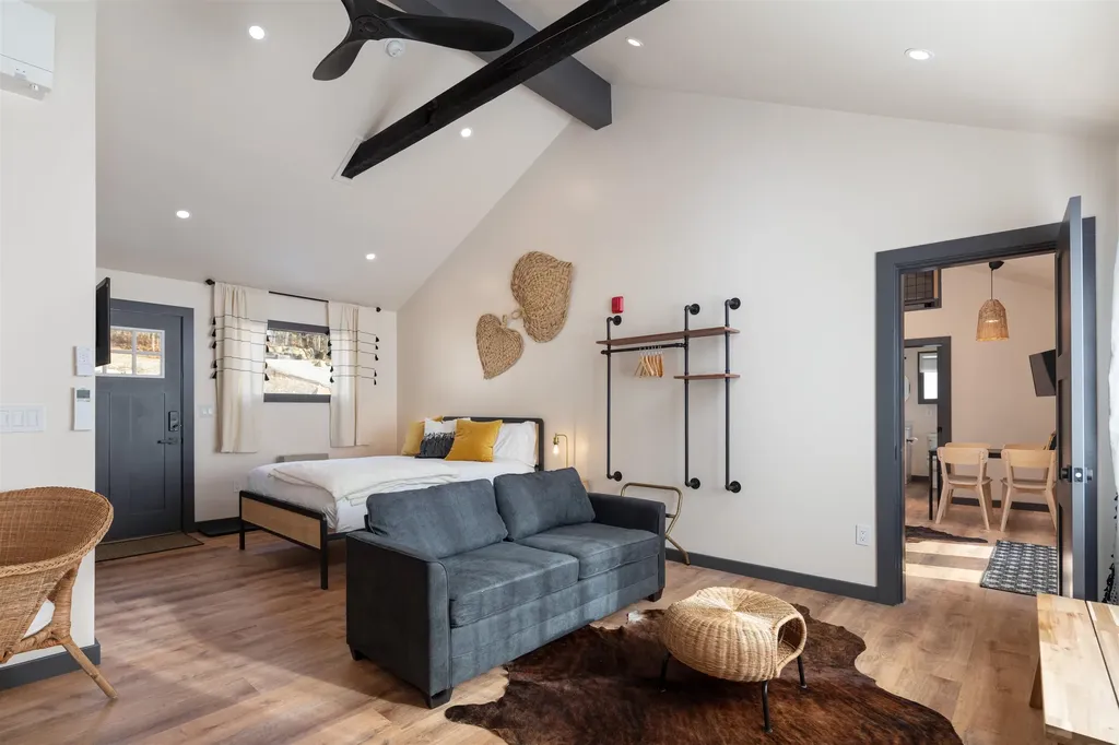 435 South Mayhew Turnpike Hebron NH 03241