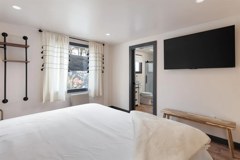 435 South Mayhew Turnpike Hebron NH 03241