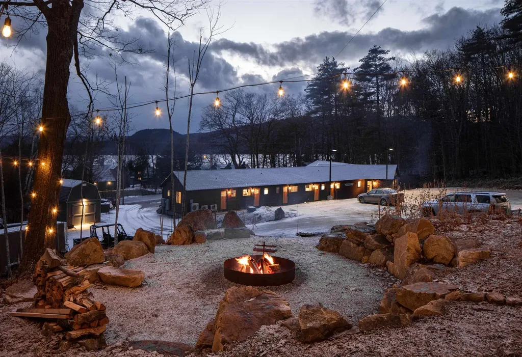 435 South Mayhew Turnpike Hebron NH 03241