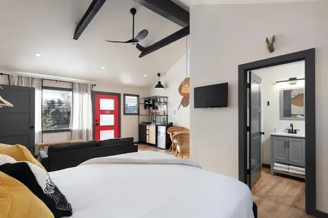 435 South Mayhew Turnpike Hebron NH 03241