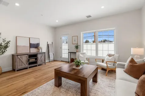 15 Suffolk Drive Concord NH 03303