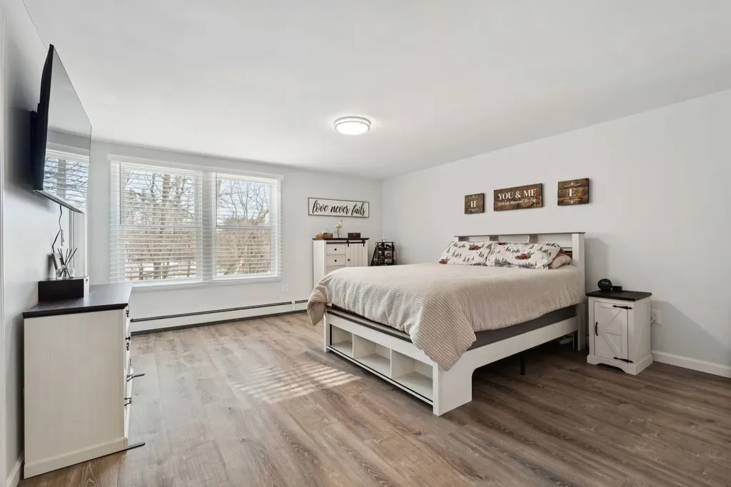 9 Berry Hill Road Hooksett NH 03106