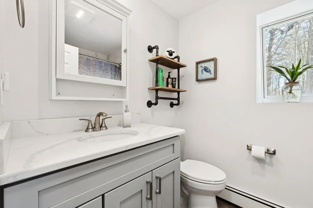 9 Berry Hill Road Hooksett NH 03106