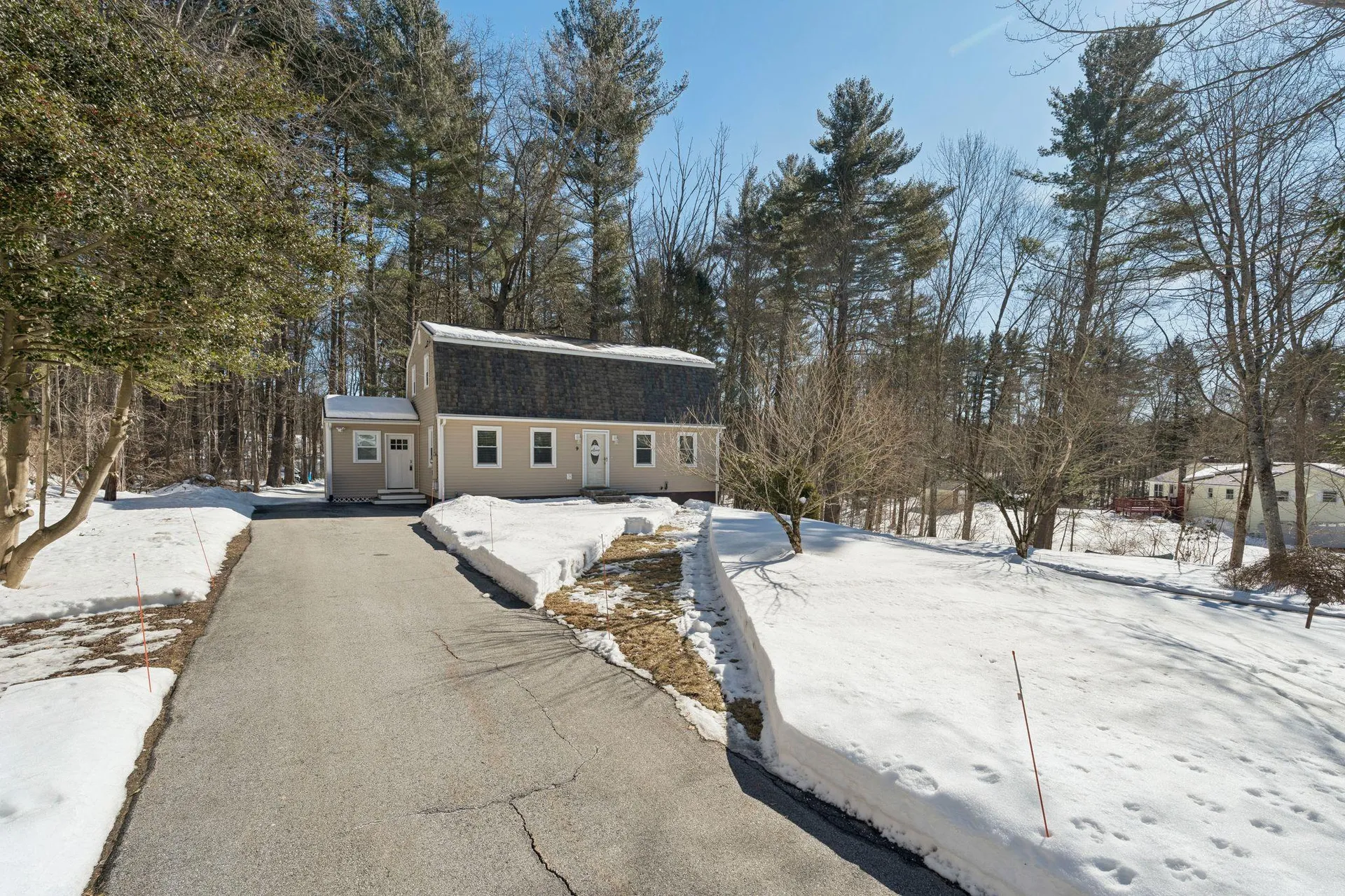 9 Berry Hill Road Hooksett NH 03106