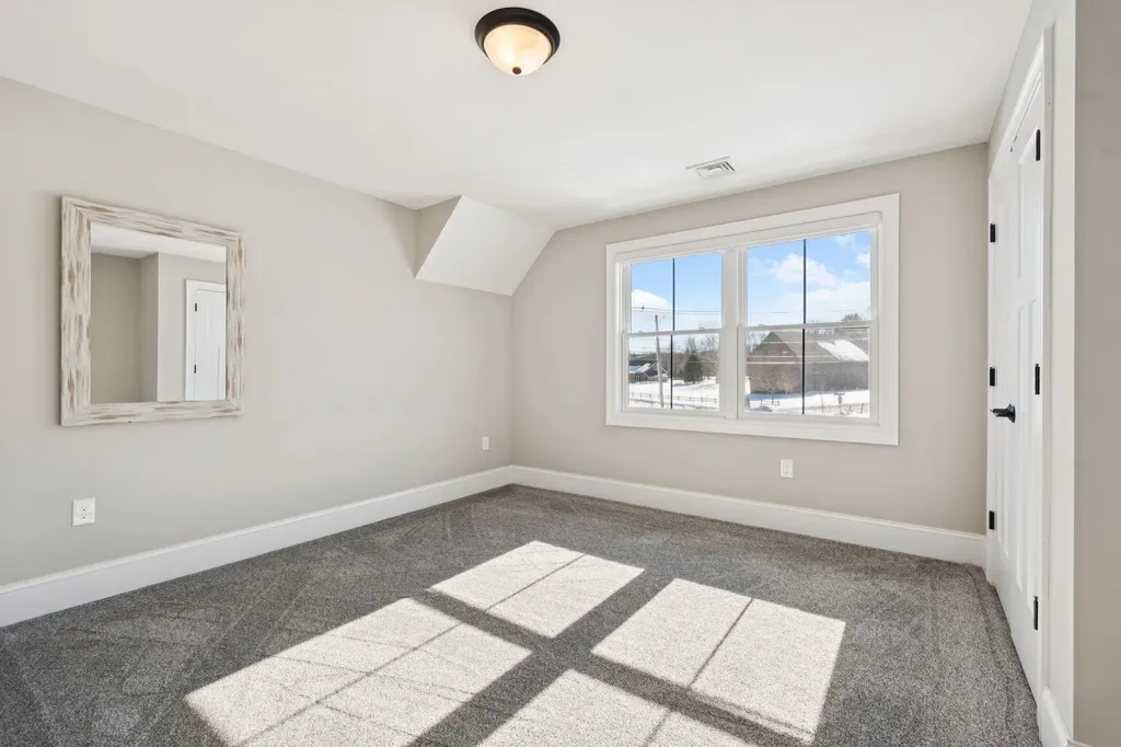 6 Shipwright Way Newington NH 03801