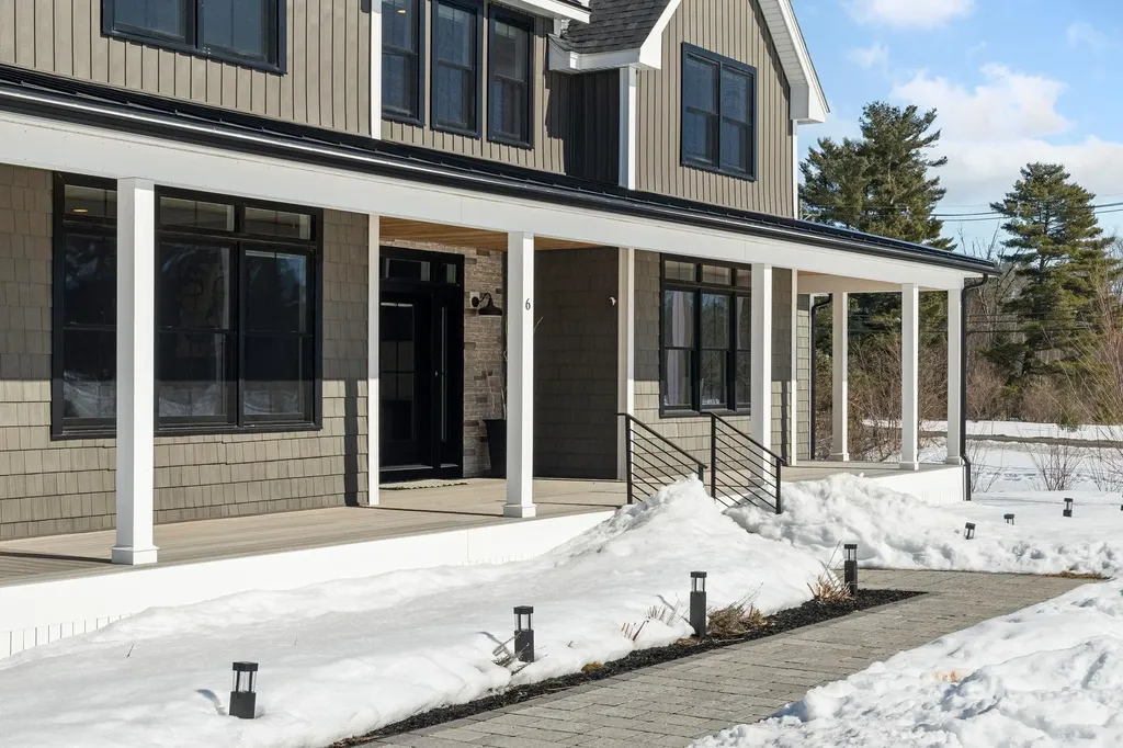 6 Shipwright Way Newington NH 03801