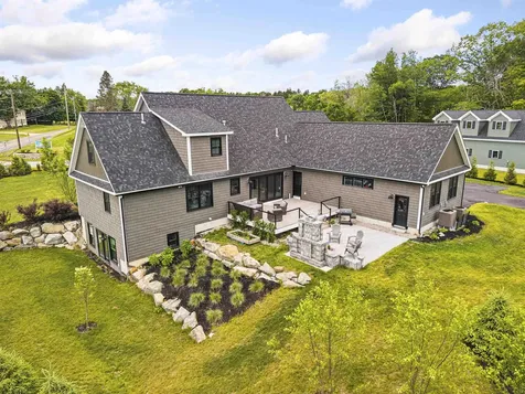 6 Shipwright Way Newington NH 03801