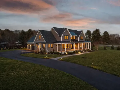 6 Shipwright Way Newington NH 03801