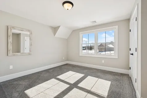 6 Shipwright Way Newington NH 03801