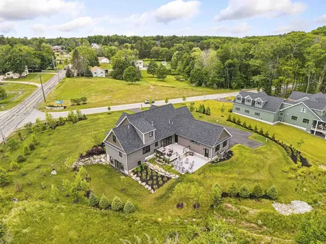 6 Shipwright Way Newington NH 03801
