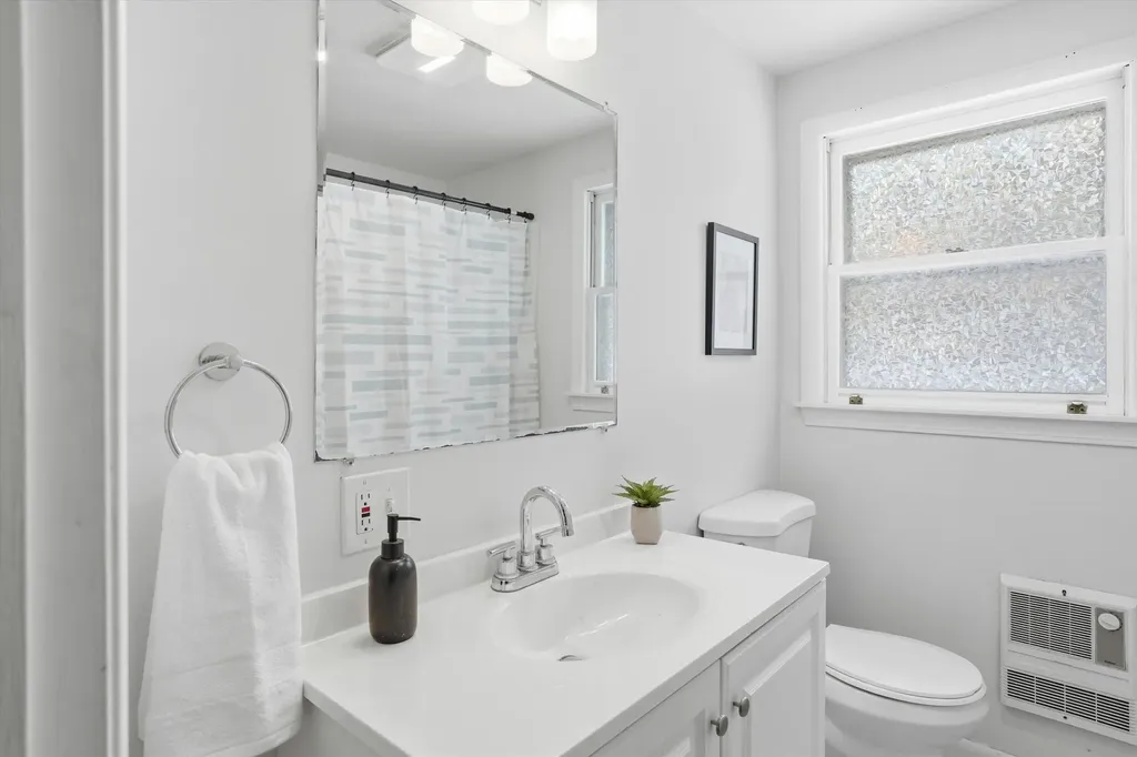 128 Sandstone Circle Londonderry NH 03053