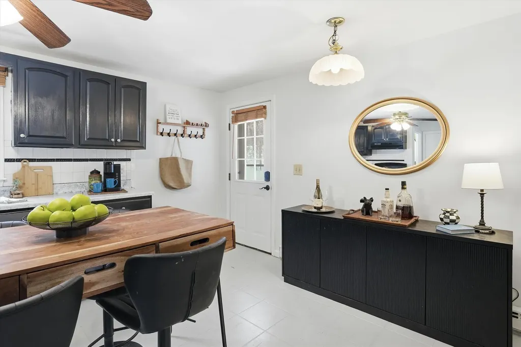 128 Sandstone Circle Londonderry NH 03053