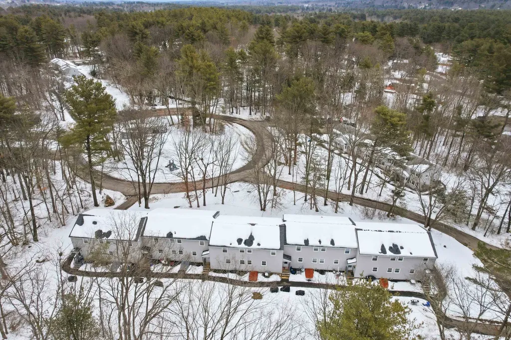 128 Sandstone Circle Londonderry NH 03053