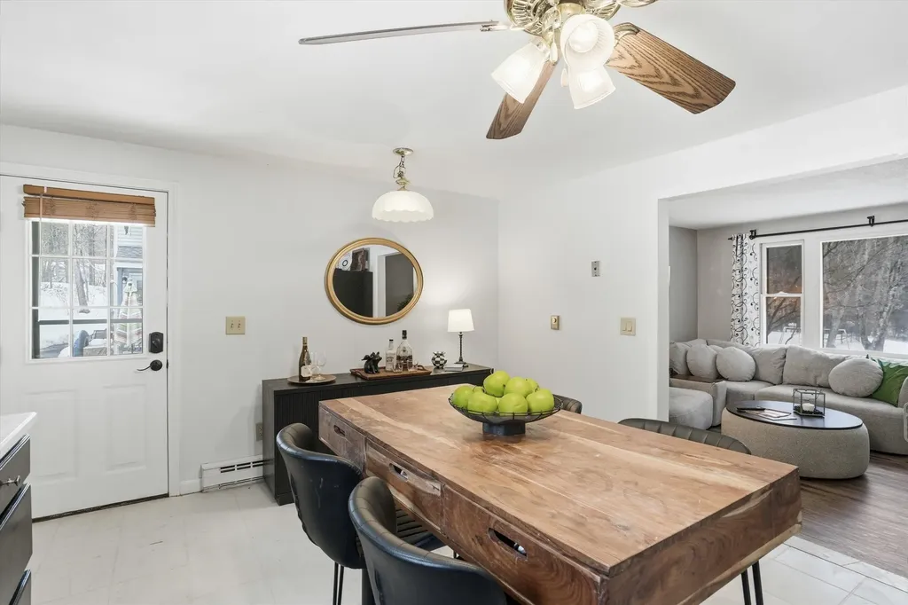 128 Sandstone Circle Londonderry NH 03053