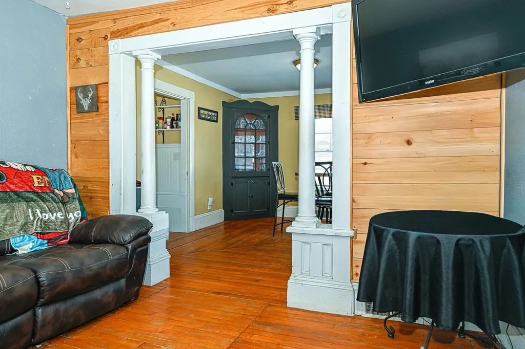 49 Washington Street Rochester NH 03867