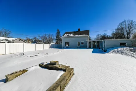 49 Washington Street Rochester NH 03867