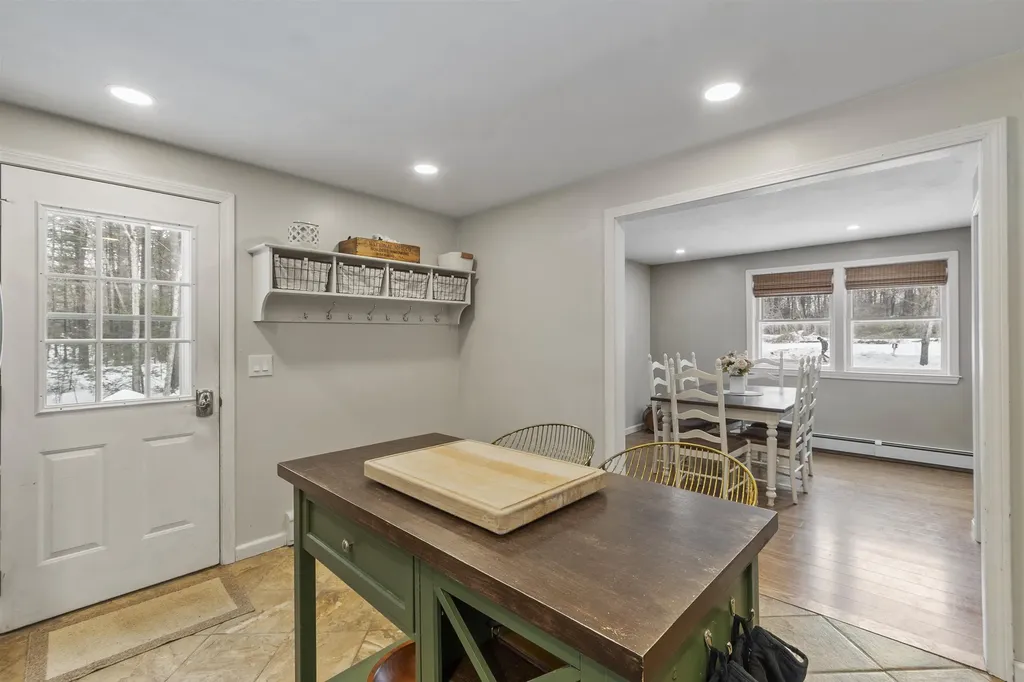 16 Dogtown Road Exeter NH 03833