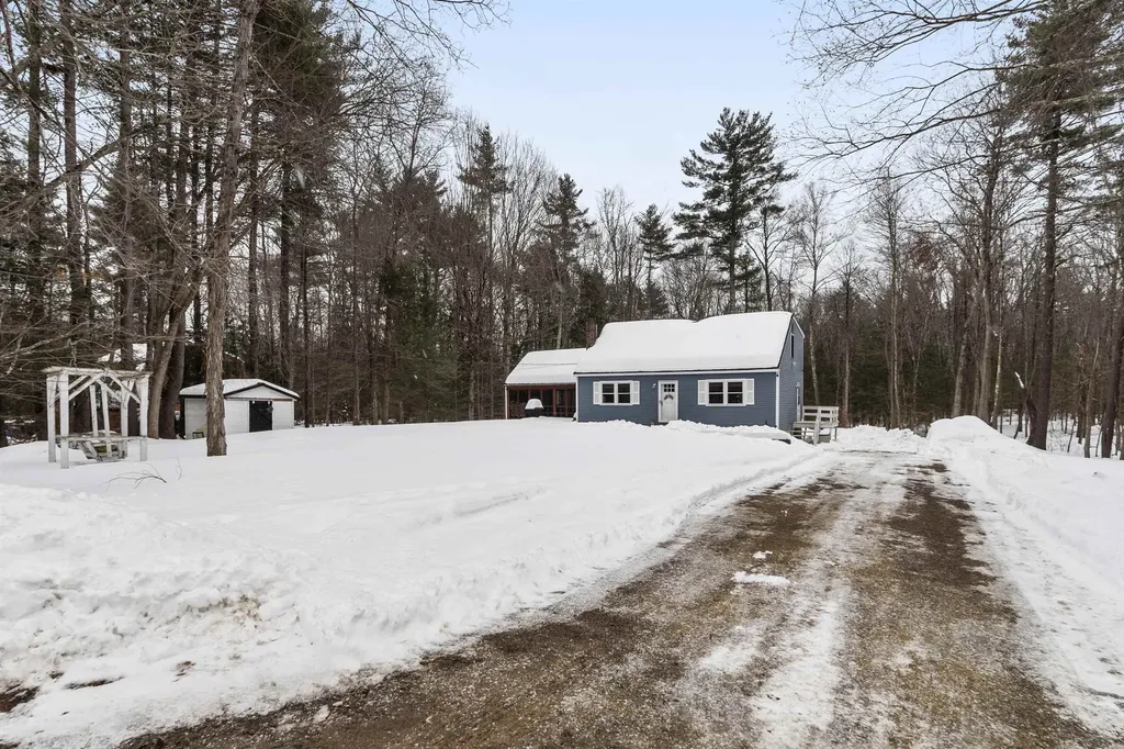 16 Dogtown Road Exeter NH 03833