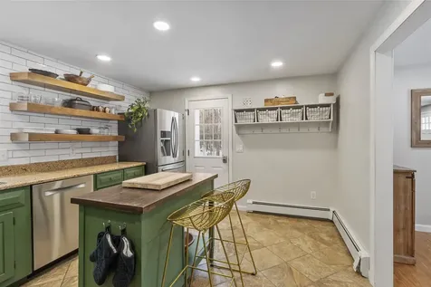 16 Dogtown Road Exeter NH 03833