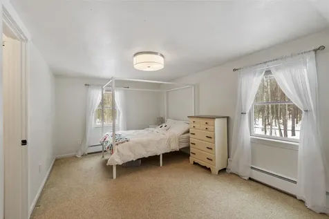 16 Dogtown Road Exeter NH 03833