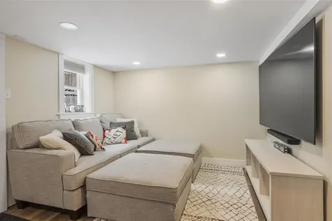 16 Dogtown Road Exeter NH 03833