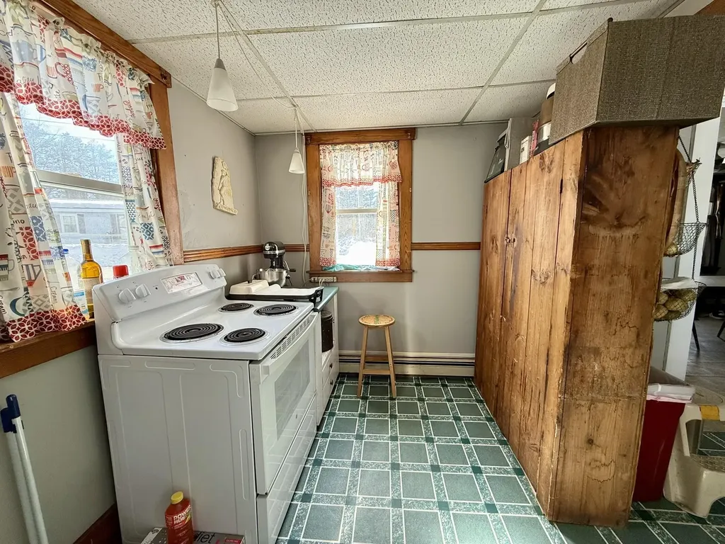 2 Hutchinson Street Franklin NH 03235