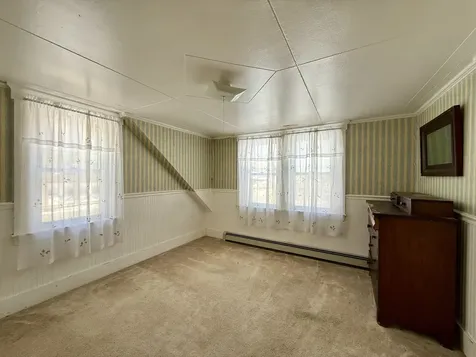 2 Hutchinson Street Franklin NH 03235