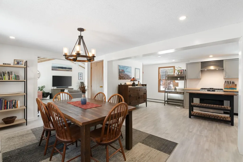 175 Sak Road Vernon VT 05354