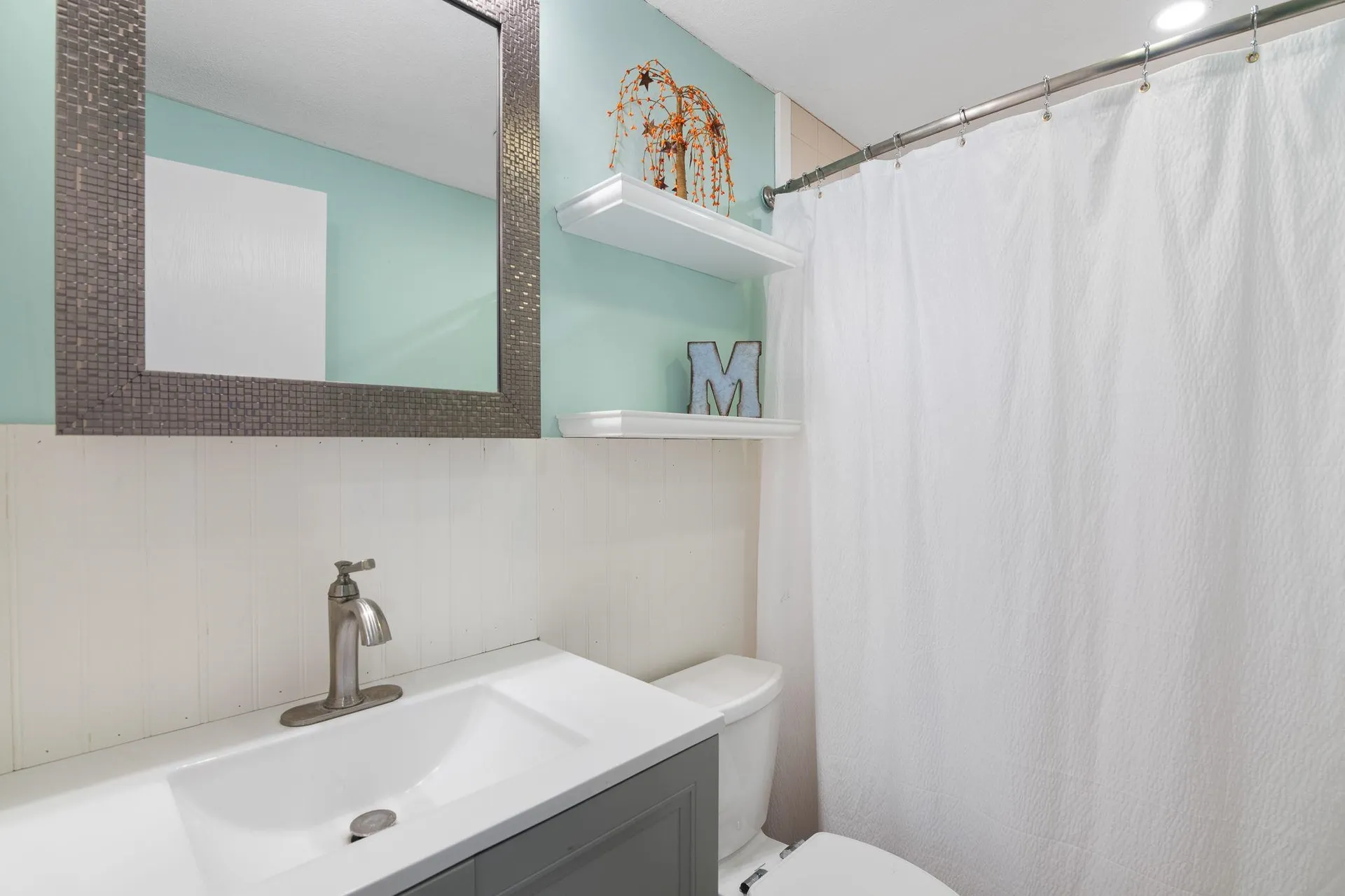 175 Sak Road Vernon VT 05354