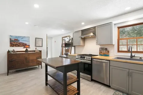 175 Sak Road Vernon VT 05354