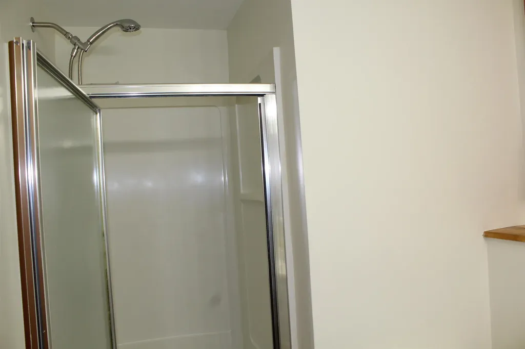 16 Towne Drive Derry NH 03038